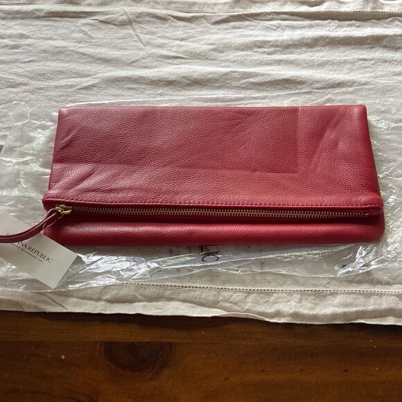 Banana Republic clutch NWT Red and gold hardware - Picture 4 of 8